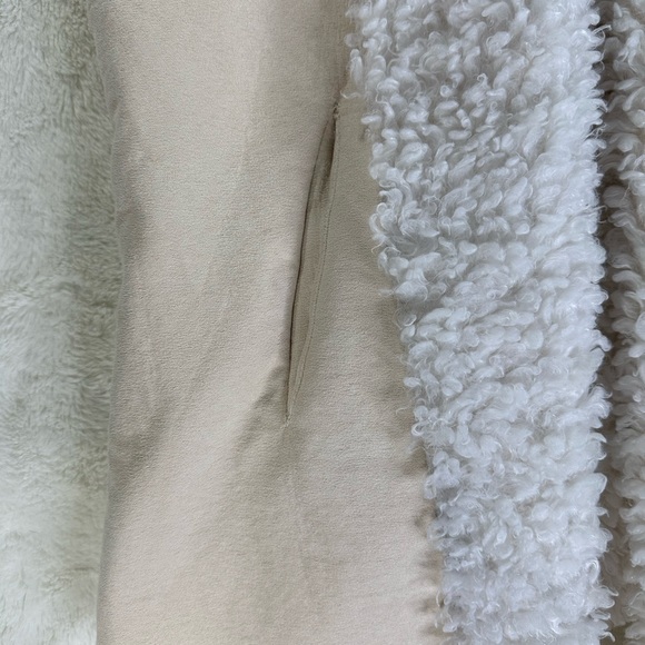 Madden girl Womens Vest faux fur lined faux leather shell lapel collar - Picture 3 of 5